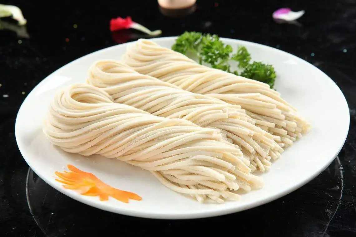 盒裝鮮面條包裝機，鎖鮮每一份美味